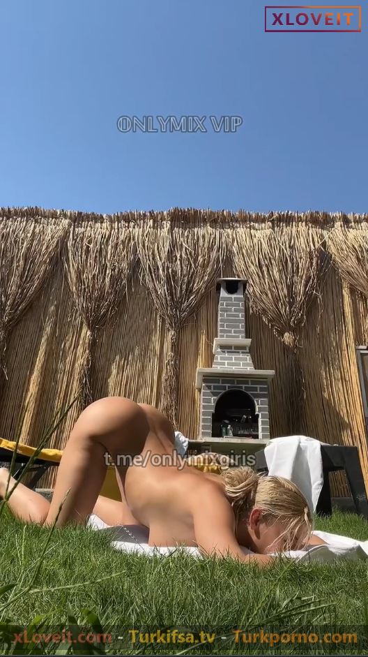 Berfe Ece Talin ifşa Çırıl çıplak sabah yogası yaptı