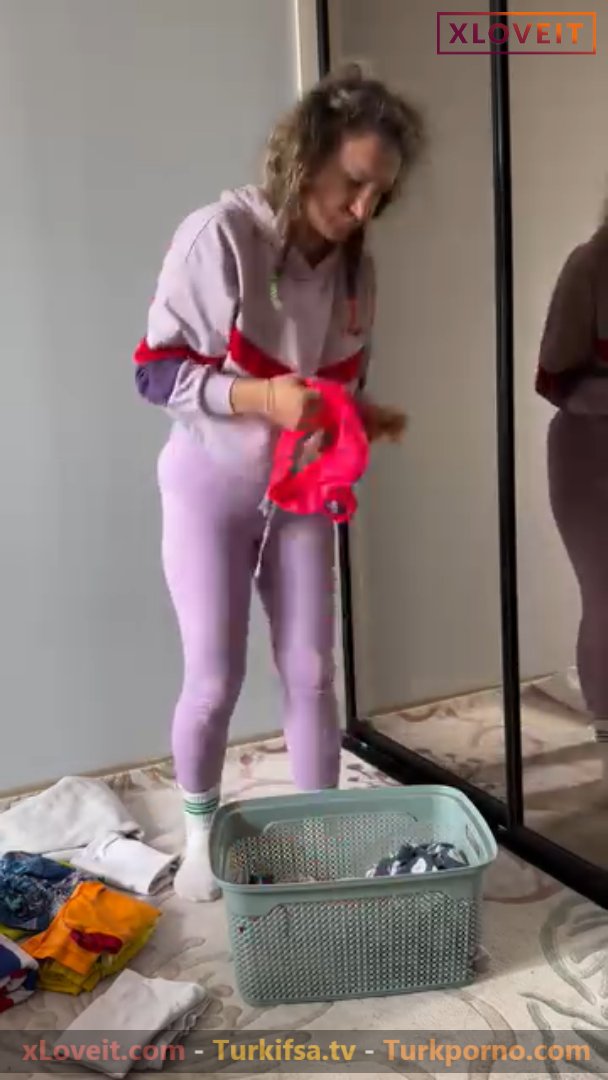 Özlem Aksu ifşa Makineden çıkan çamaşırları ayırdı